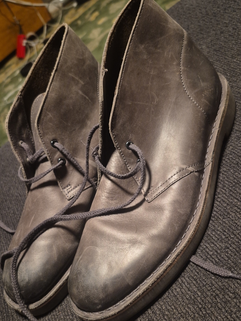 Clarks Men's Chukka Boots in Charcoal Gray